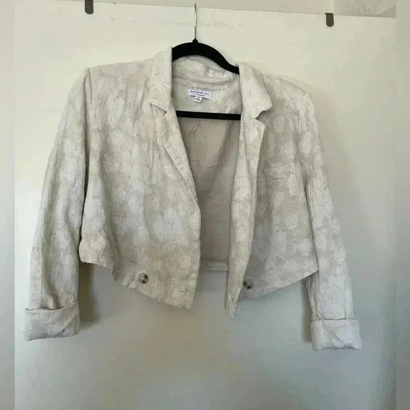 Current Air Cropped Double Breasted Blazer in a Jacquard Print - Picture 3 of 5